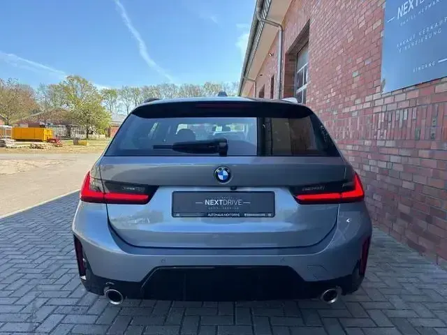 Gebraucht BMW 320 M Sport 184 PS (135 kW) 2023 Grau Kombi