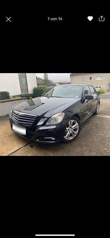 Schwarz Gebraucht 2009 Mercedes E220 Avantgarde Limousine | 10.800 € (Etwas zu teuer) - Bild 1/4
