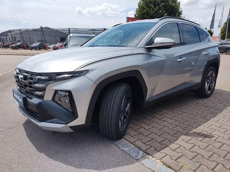 Neu Hyundai Tucson 160 PS (117 kW) 2025 Silber SUV