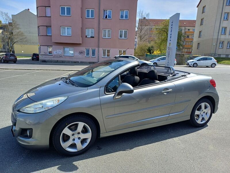 Grau Gebraucht 2011 Peugeot 207 CC Cabrio | 4.499 € (Guter Preis) - Bild 1/4