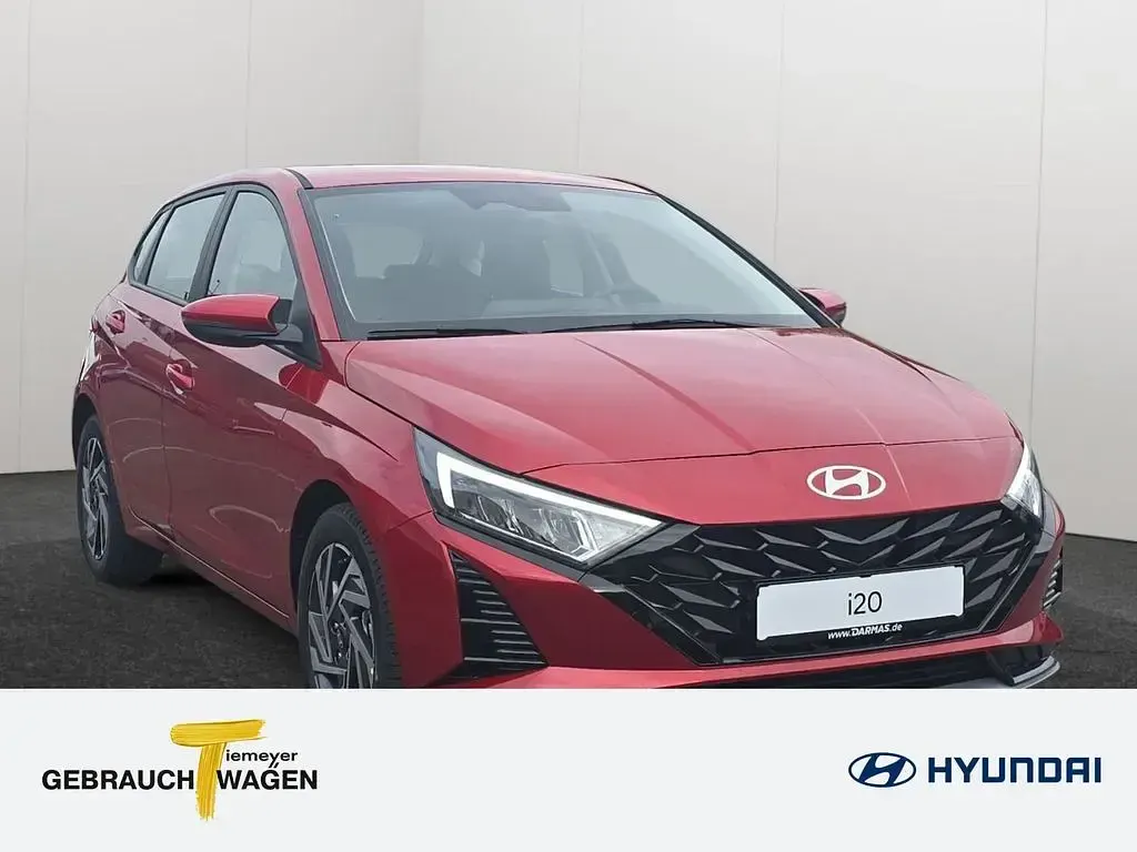 Gebraucht Hyundai i20 Trend 101 PS (74 kW) 2025 Rot Kleinwagen