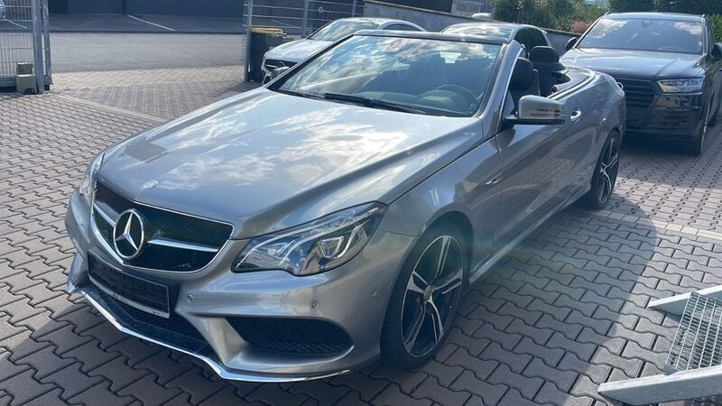 Grau Gebraucht 2014 Mercedes E220 AMG Cabrio | 18.900 € (Fairer Preis) - Bild 1/4