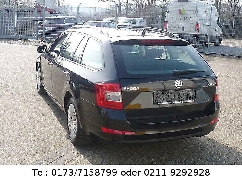 Gebraucht Skoda Octavia Ambition 110 PS (80 kW) 2017 Schwarz Kombi