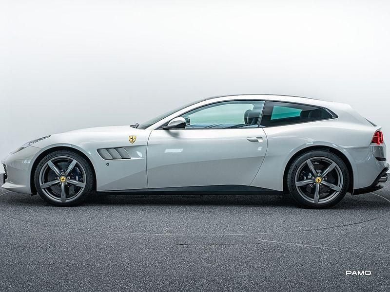Gebraucht Ferrari GTC4Lusso 689 PS (506 kW) 2016 Weiß Kombi