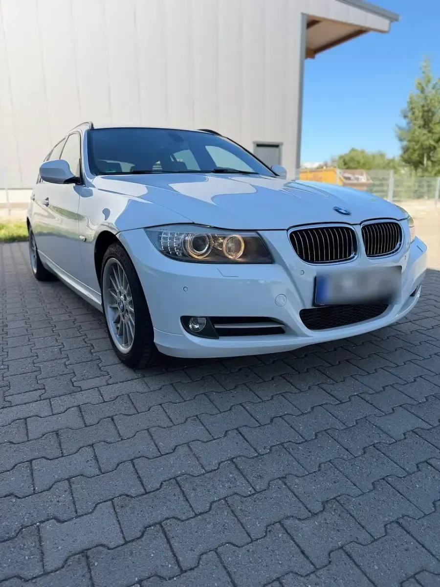 Gebraucht BMW 320 184 PS (135 kW) 2011 Weiß Kombi