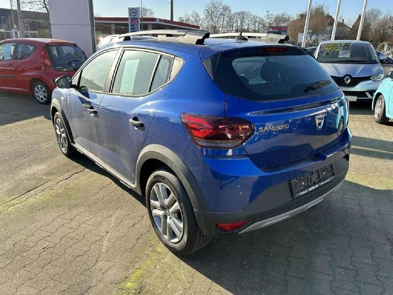 Gebraucht Dacia Sandero Essentiel 101 PS (74 kW) 2022 Blau Kleinwagen