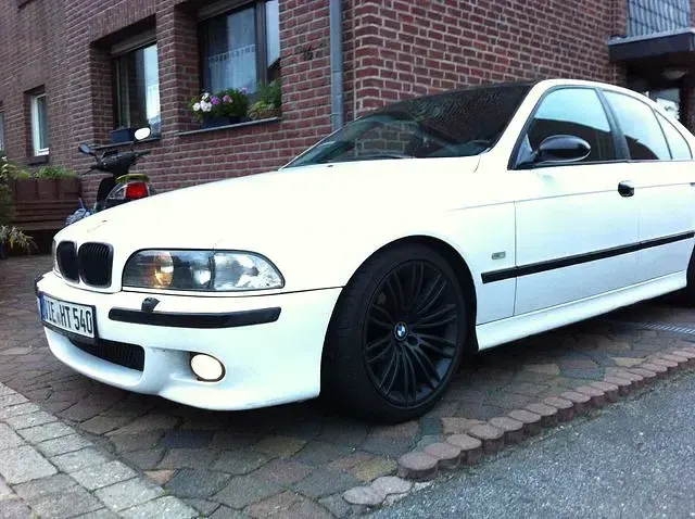 Gebraucht BMW 523 M Sport 170 PS (125 kW) 1997 Weiß Limousine