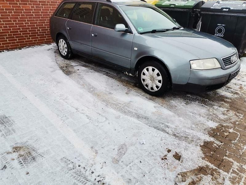 Grau Gebraucht 1998 Audi A6 Kombi | 777 € (Superpreis) - Bild 1/4