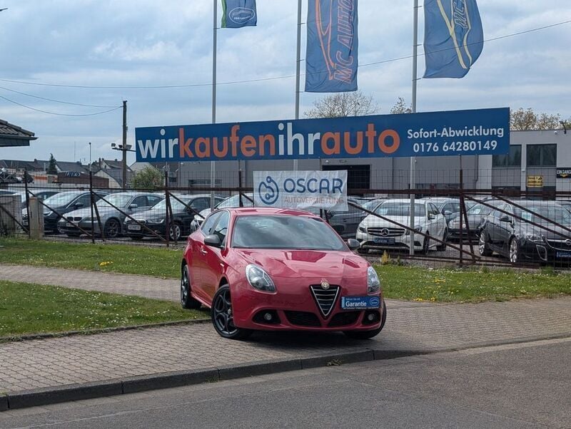 Rot Gebraucht 2016 Alfa Romeo Giulietta Quadrifoglio Verde Kleinwagen | 12.999 € (Fairer Preis) - Bild 1/4