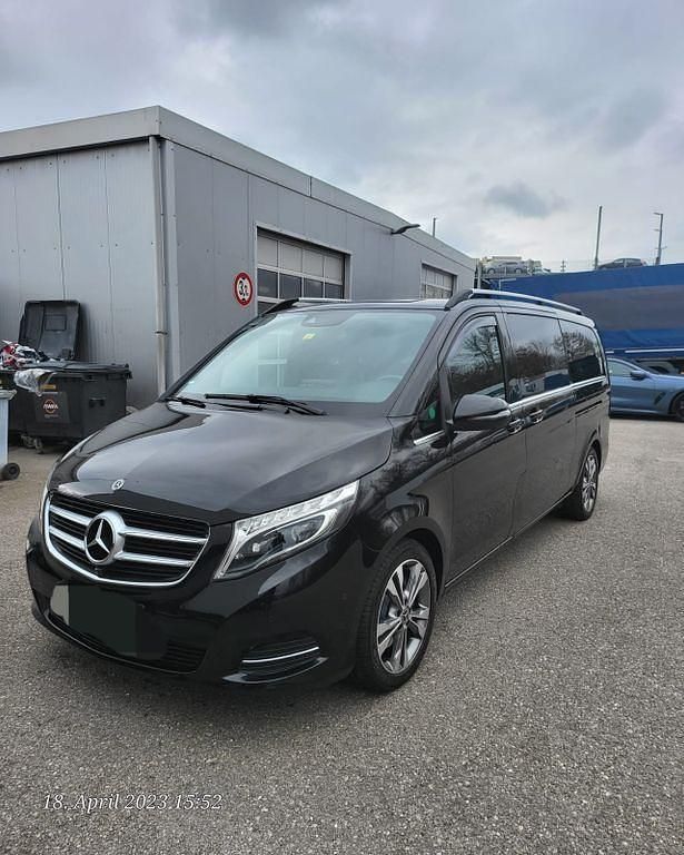 Schwarz Gebraucht 2018 Mercedes V250 Van / Kleinbus | 24.800 € (Superpreis) - Bild 1/4