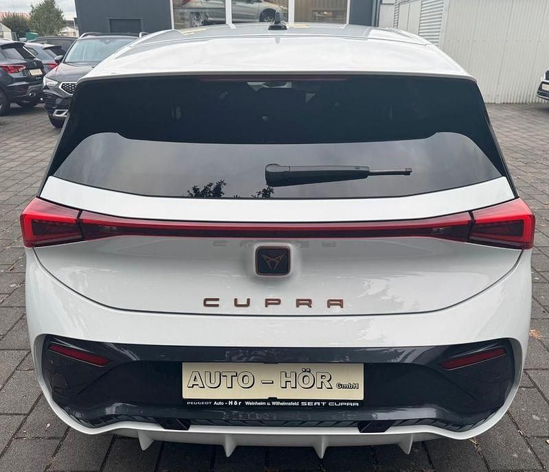 Usata Cupra Born e-Boost 169 kW (231 CV) 2024 Bianco Utilitaria