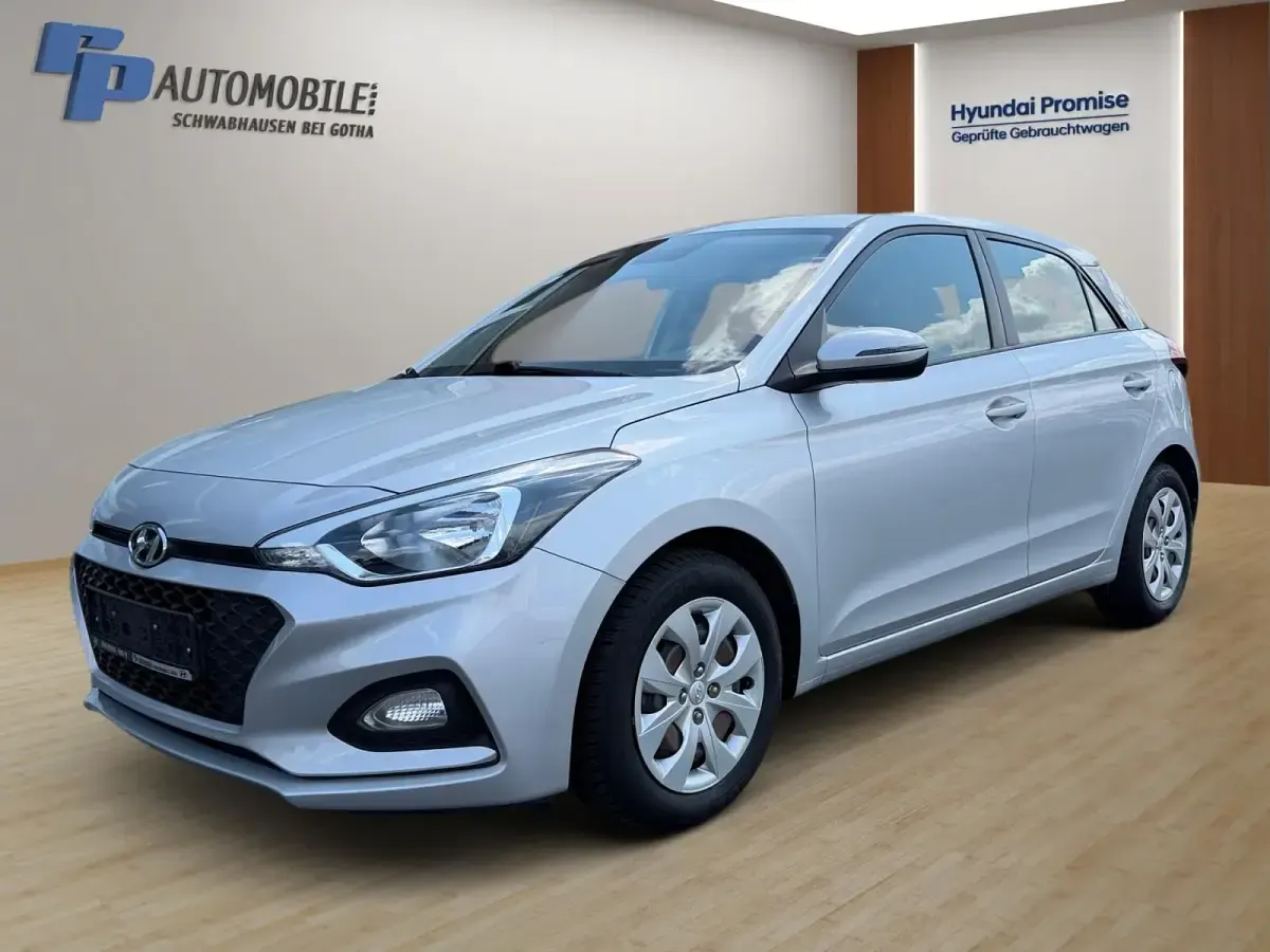 Gebraucht Hyundai i20 Select 75 PS (55 kW) 2019 Kleinwagen