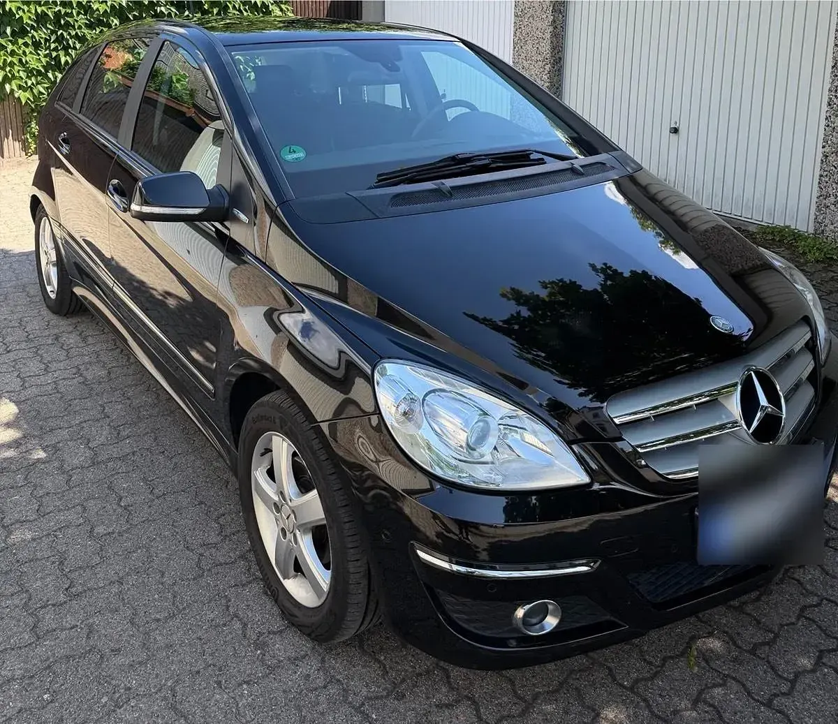 Gebraucht Mercedes B180 116 PS (85 kW) 2011 Schwarz Kleinwagen