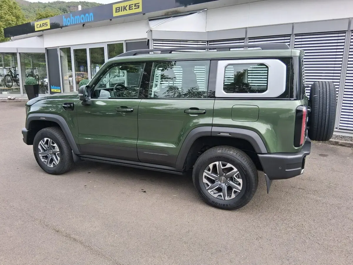 Neu Baic BJ40 234 PS (172 kW) 2026 Grün SUV