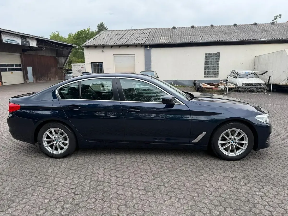 Gebraucht BMW 520 190 PS (139 kW) 2020 Blau Limousine