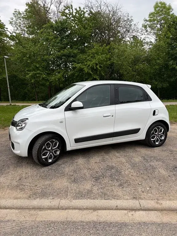Gebraucht Renault Twingo Intens 74 PS (54 kW) 2019 Weiß Kleinwagen
