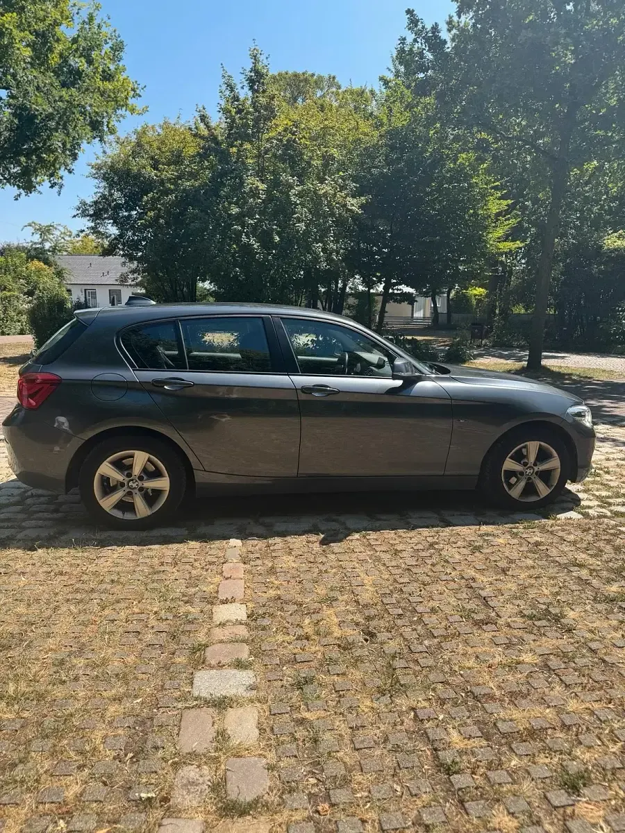 Gebraucht BMW 118 Sport Line 136 PS (100 kW) 2015 Grau Kleinwagen