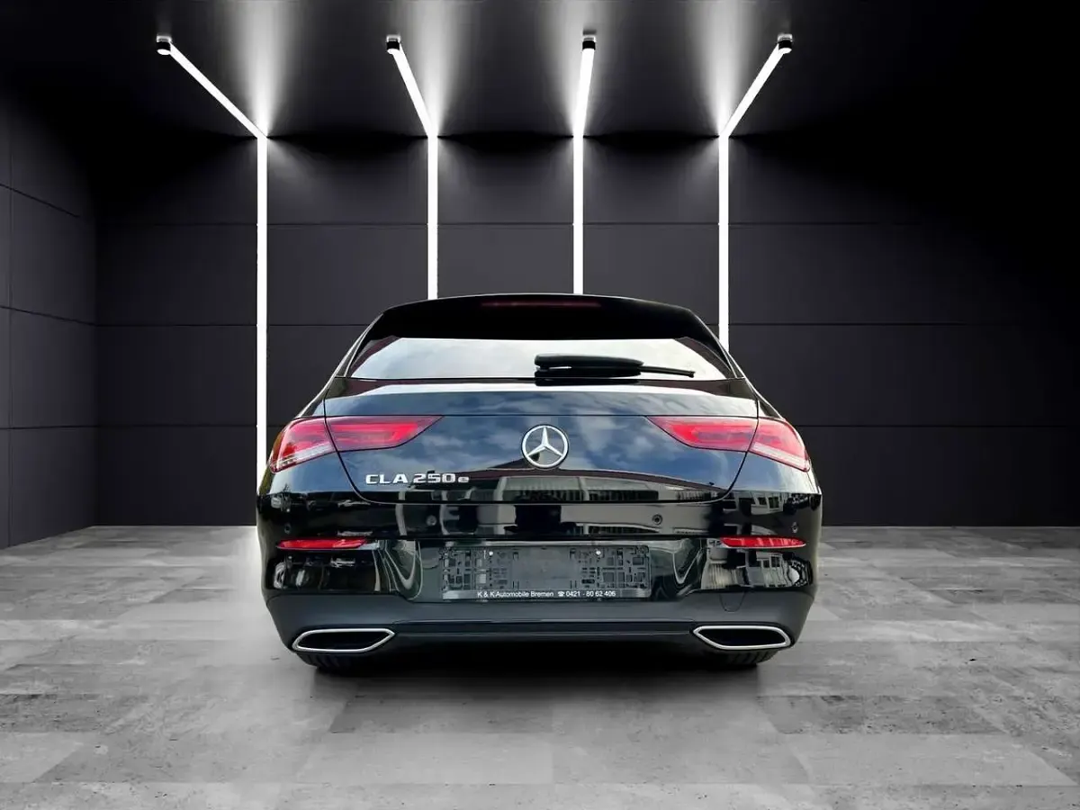 Gebraucht Mercedes CLA250e Progressive 160 PS (117 kW) 2023 Nachtschwarz Coupé