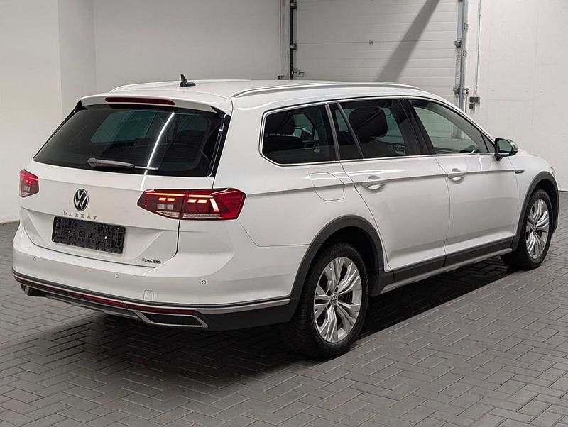 Gebraucht VW Passat Alltrack 200 PS (147 kW) 2021 Pure white Kombi