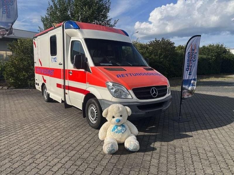 Weiss Gebraucht 2013 Mercedes 316 Van | 15.999 € - Bild 1/4
