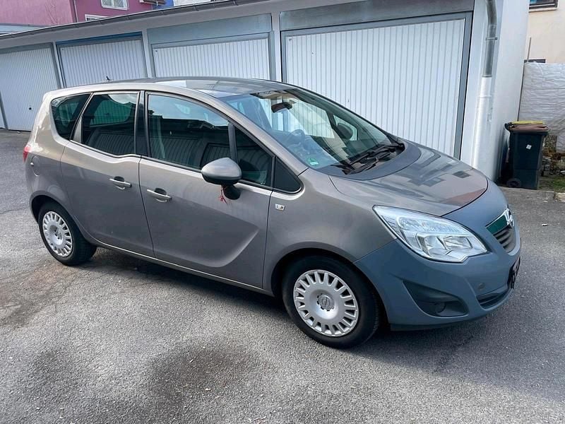 Gebraucht Opel Meriva 120 PS (88 kW) 2011 Gold Van / Kleinbus