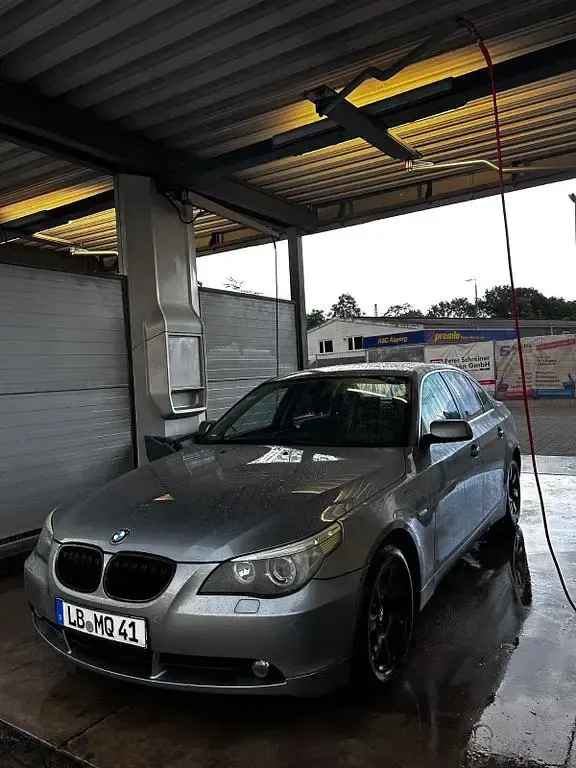 Gebraucht BMW 525 192 PS (141 kW) 2003 Silber Limousine