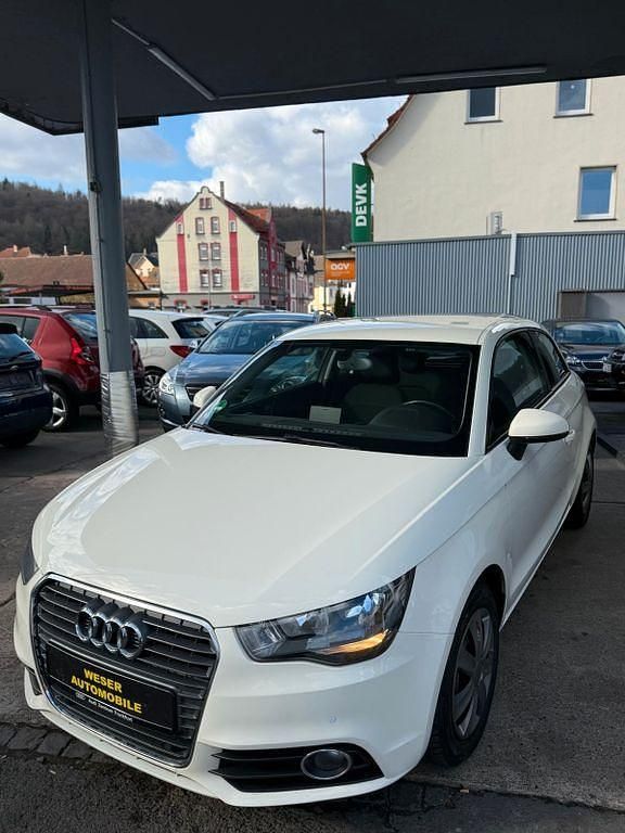 Gebraucht Audi A1 Attraction 86 PS (63 kW) 2013 Weiß Kleinwagen
