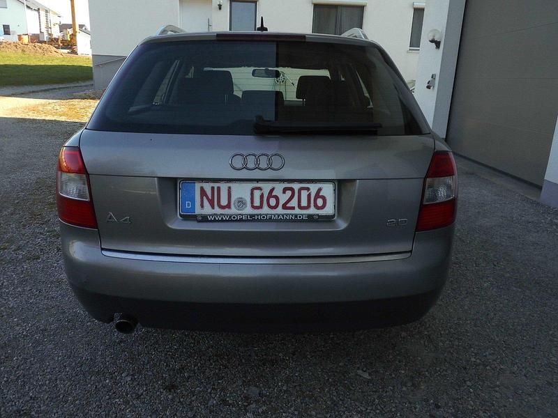 Gebraucht Audi A4 130 PS (95 kW) 2003 Grau Kombi