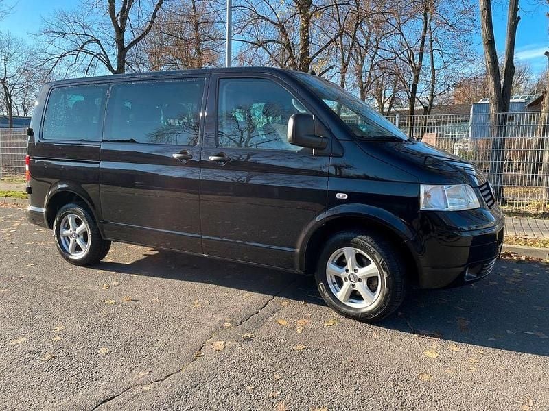 Schwarz Gebraucht 2008 VW Caravelle Trendline Van / Kleinbus | 9.900 € - Bild 1/4