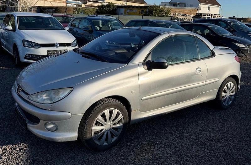 Gebraucht Peugeot 206 CC Quiksilver 109 PS (80 kW) 2004 Silber Cabrio