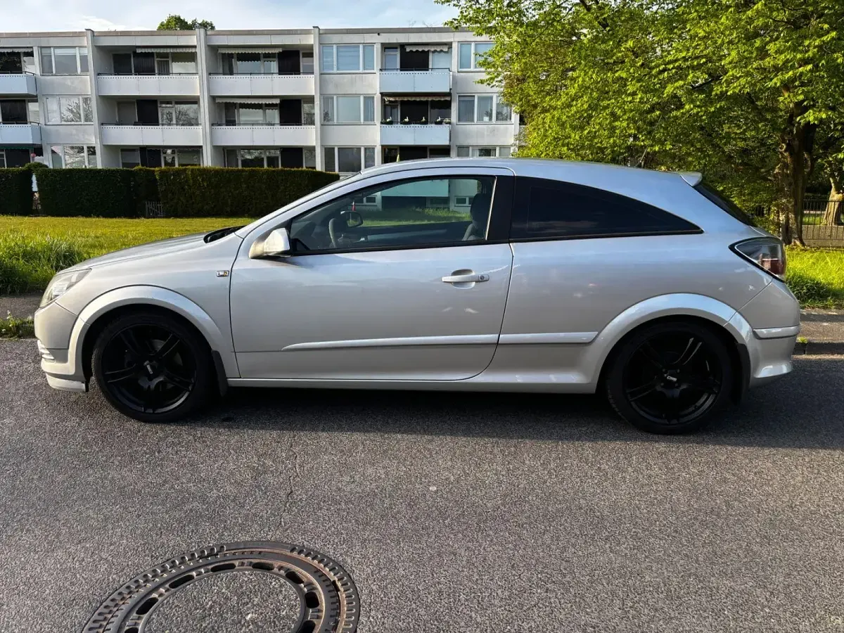 Gebraucht Opel Astra GTC 105 PS (77 kW) 2004 Silber Coupé