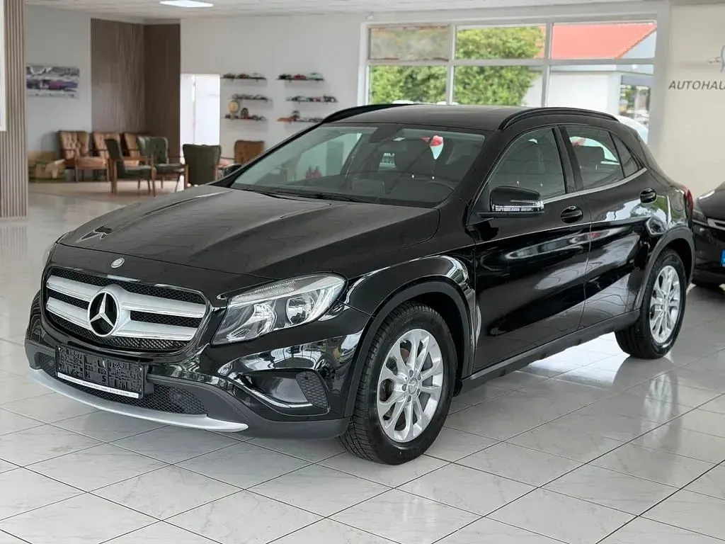 Gebraucht Mercedes GLA220 177 PS (130 kW) 2016 Schwarz SUV