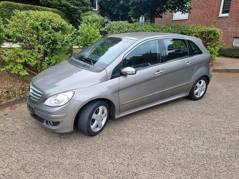 Grau Gebraucht 2005 Mercedes B180 Van / Kleinbus | 2.500 € (Etwas zu teuer) - Bild 1/4