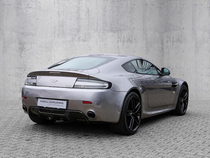 Gebraucht Aston Martin V8 Vantage 426 PS (313 kW) 2011 Tungsten silver (silber) Coupé