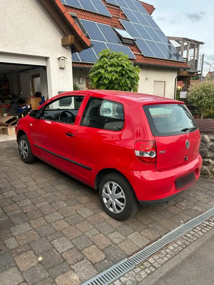 Gebraucht VW Fox 54 PS (39 kW) 2005 Rot Kleinwagen
