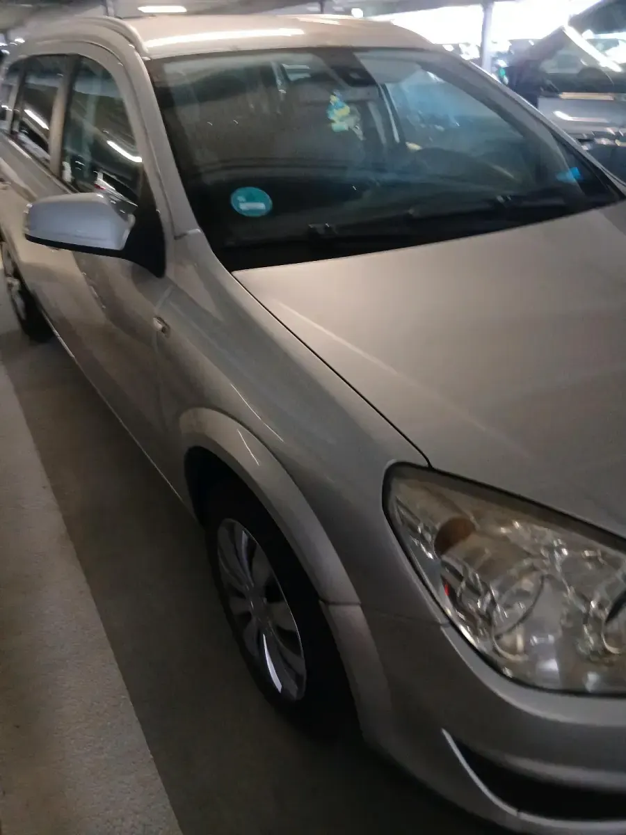 Gebraucht Opel Astra 110 PS (80 kW) 2009 Silber Limousine