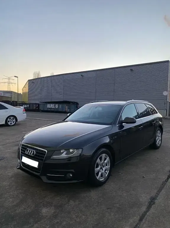 Gebraucht Audi A4 120 PS (88 kW) 2010 Grau Kombi