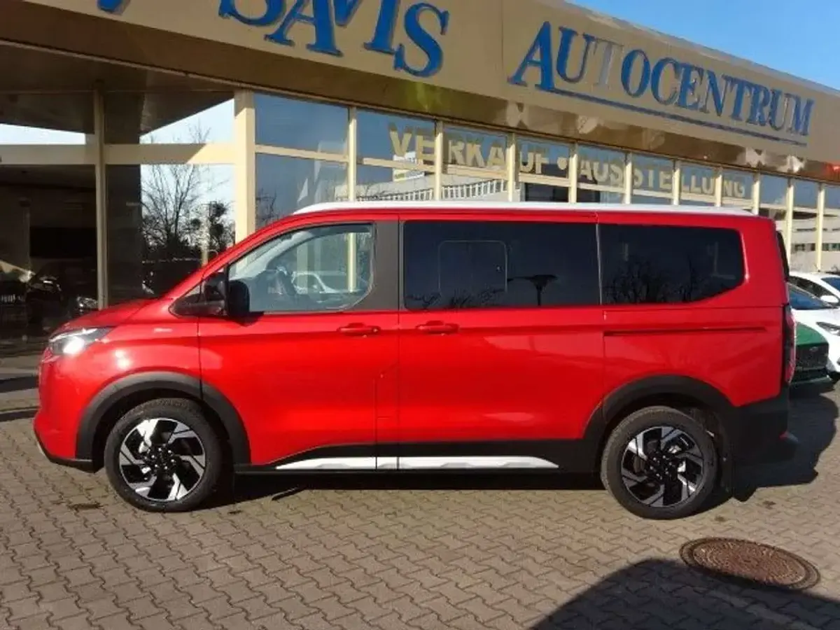 Neu Ford Tourneo Active 232 PS (170 kW) 2025 Artisan red metallic Van / Kleinbus