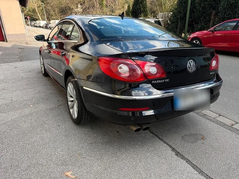 Gebraucht VW Passat 140 PS (102 kW) 2010 Schwarz Limousine