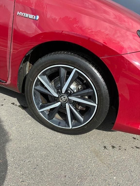 Gebraucht Toyota Auris Style 136 PS (100 kW) 2017 Rot Limousine