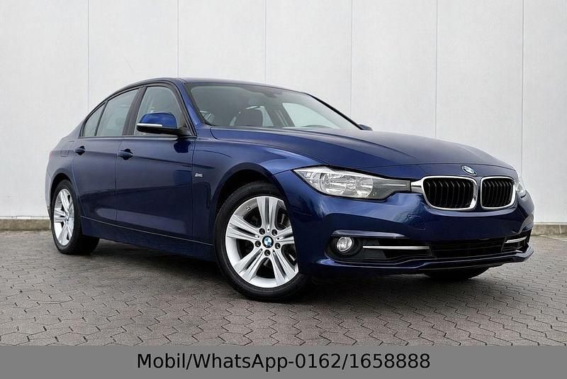 Gebraucht BMW 320 Sport Line 184 PS (135 kW) 2016 Blau Limousine