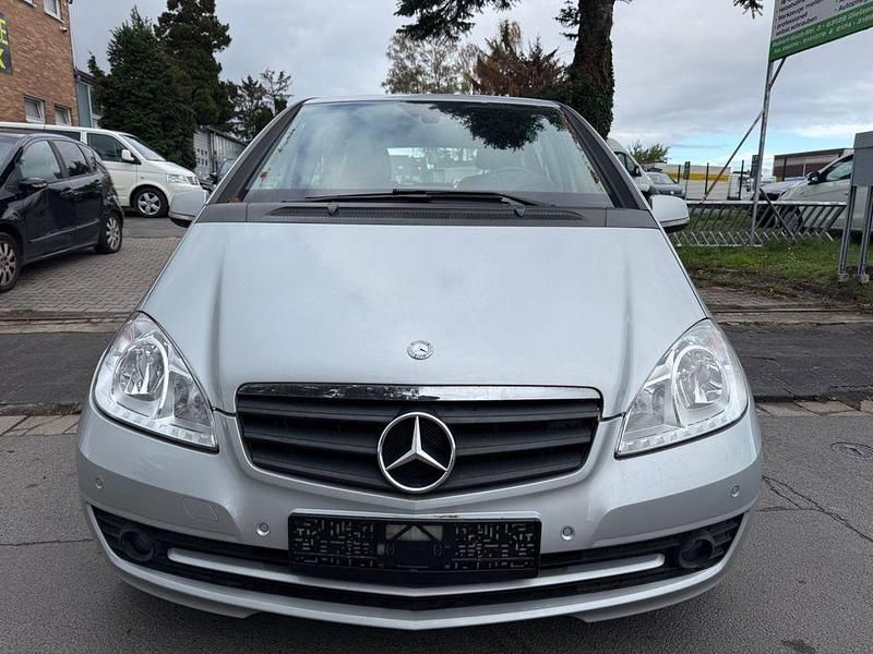 Gebraucht Mercedes A160 95 PS (69 kW) 2011 Silber Van / Kleinbus