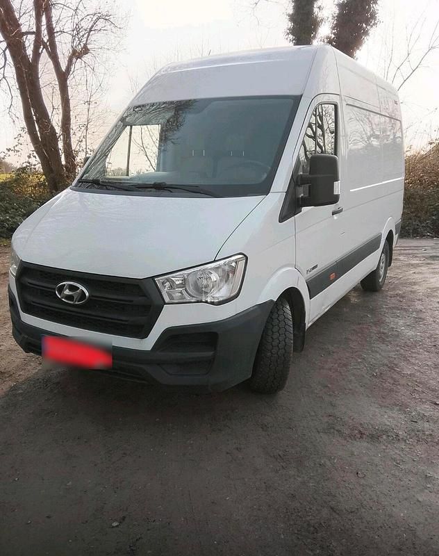 Gebraucht Hyundai H 350 155 PS (114 kW) 2016 Weiß Van