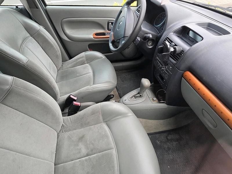 Second-hand Renault Clio II 2004 Gri Hatchback