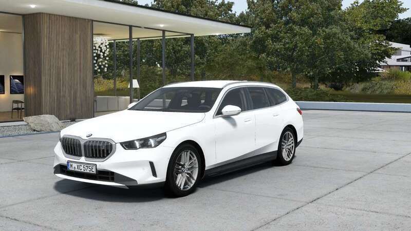 Alpinweiß uni Neu 2025 BMW i5 Sport Line Limousine | 58.467 € - Bild 1/4