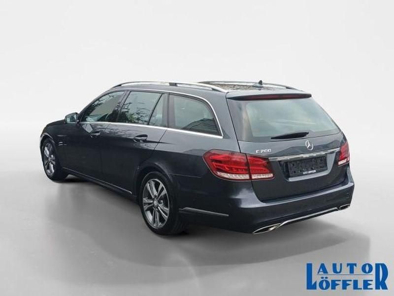 Gebraucht Mercedes E200 Avantgarde 184 PS (135 kW) 2015 Grau (metallic) Kombi
