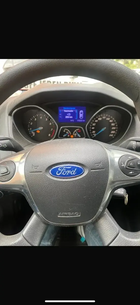 Gebraucht Ford Focus 125 PS (91 kW) 2012 Grau Kombi