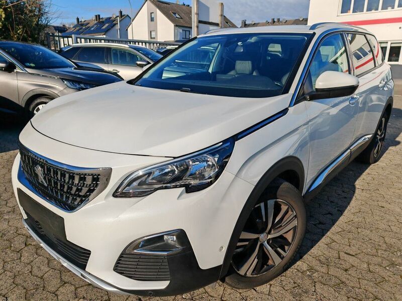 Weiß Gebraucht 2020 Peugeot 5008 Allure Van / Kleinbus | 17.850 € (Guter Preis) - Bild 1/4