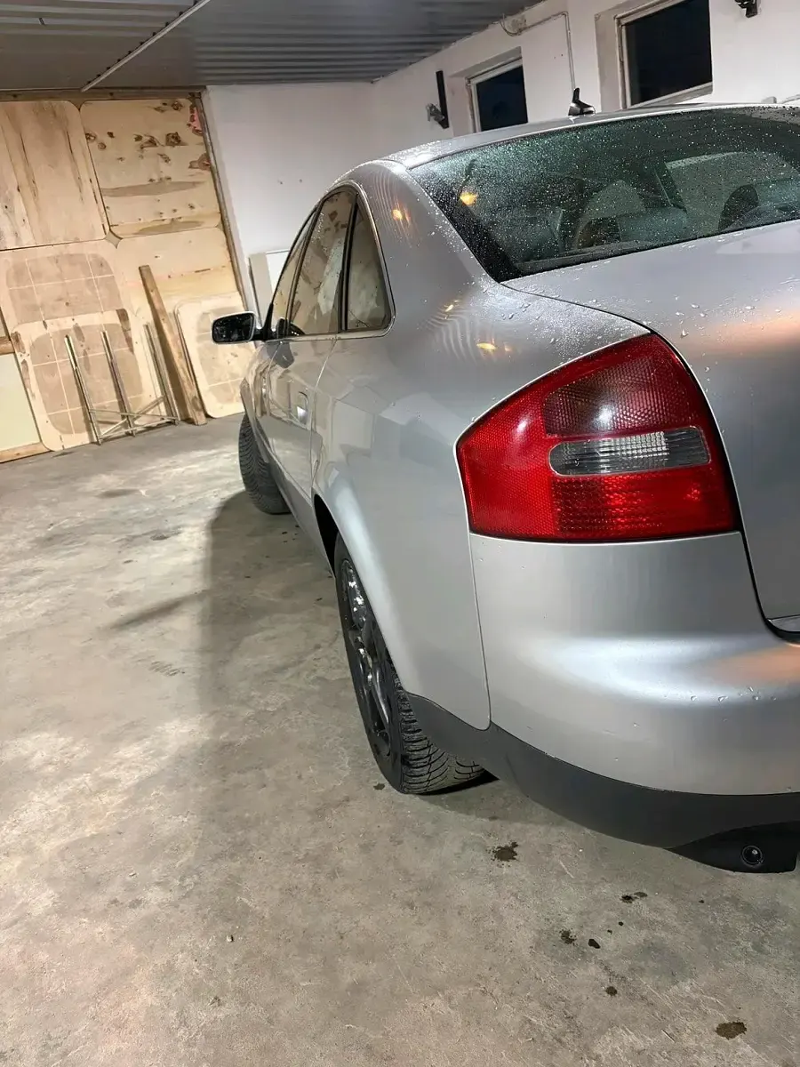 Second-hand Audi A6 170 CP (125 kW) 2002 Berlinǎ