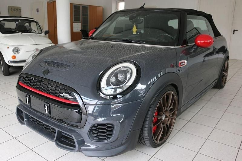 Grau Gebraucht 2017 Mini John Cooper Works Cabriolet Cabrio | 22.900 € (Fairer Preis) - Bild 1/4